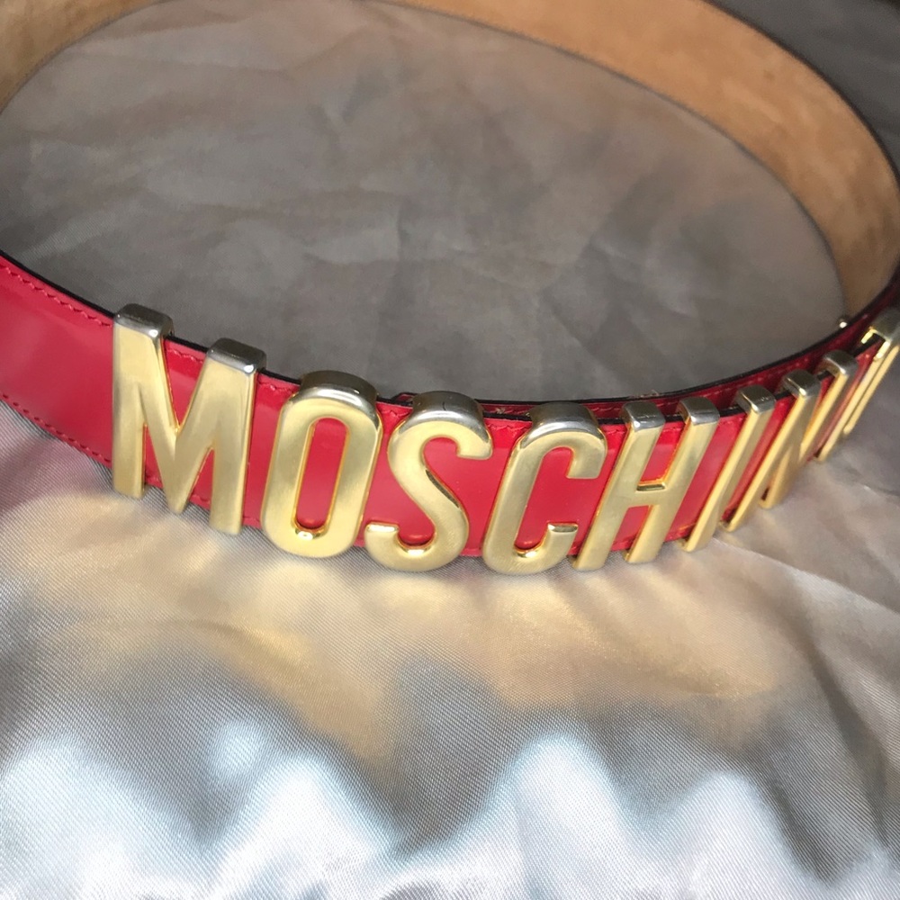 Red Moschino name belt